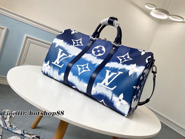 路易威登LV旅行包 M45121藍色 Keepall Bandoulière 50旅行袋 LV大字絲印印染男士旅行袋枕頭包 xxlv2625